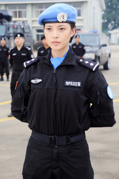 特警力量演员演绎魅力展现，荧幕前的英勇与风采展示