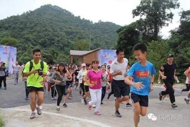 吹泡泡比赛的欢乐角逐