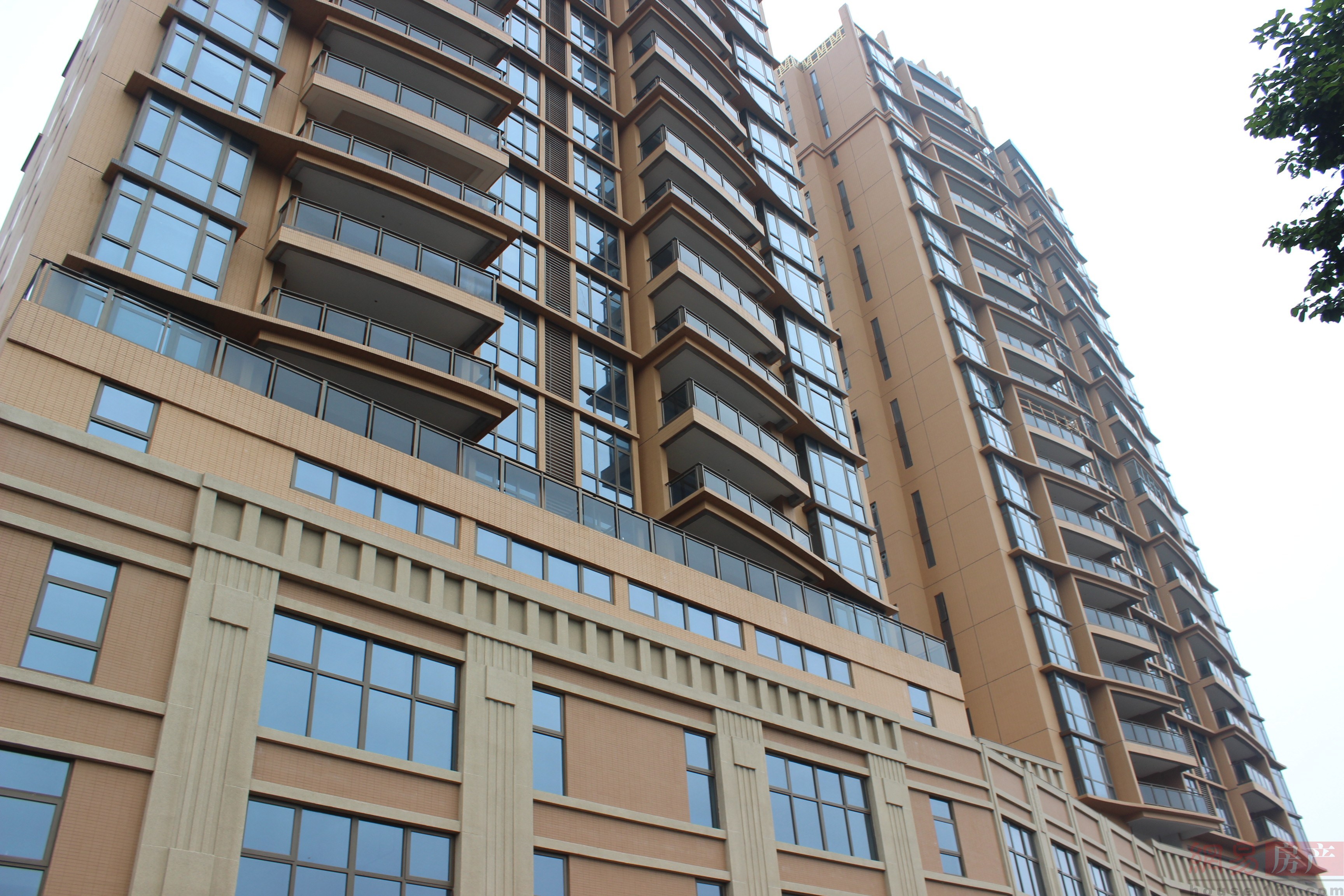 白云堡豪苑最新价格及市场走势多元观点探讨