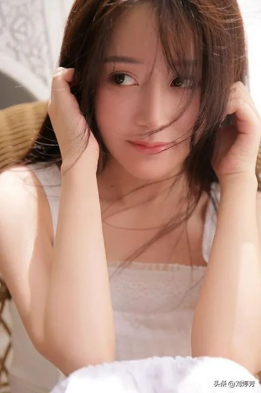 时代之光下的璀璨明星原乾惠最新写真视频曝光